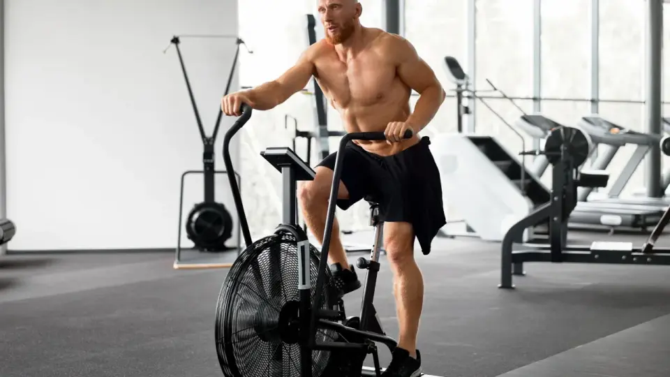 Cardio po treningu siłowym - ile minut ma sens?